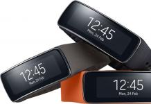 Samsung Charm: sərfəli, dəbli fitnes izləyicisi